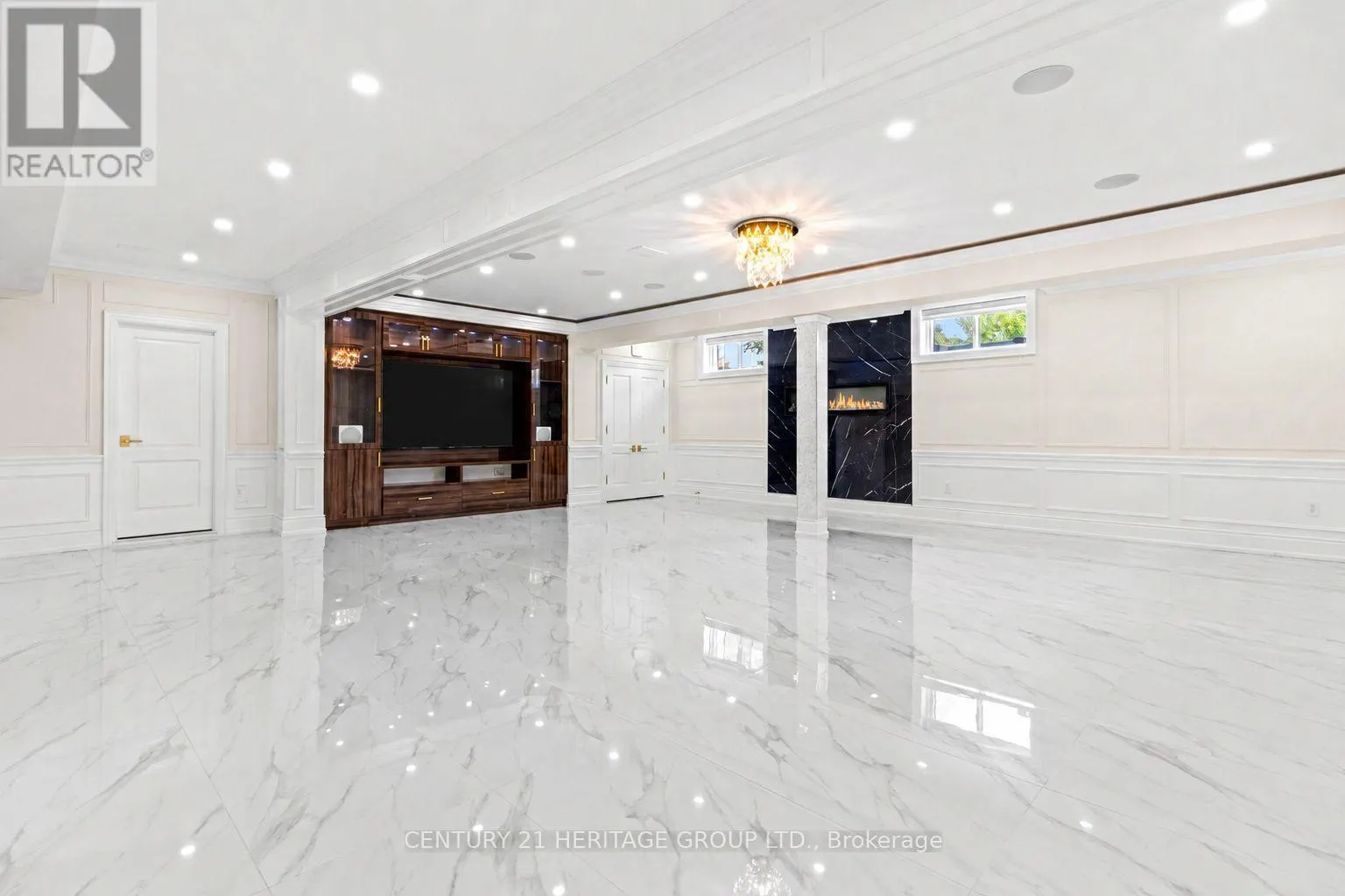 4 LOCH ERNE LANE