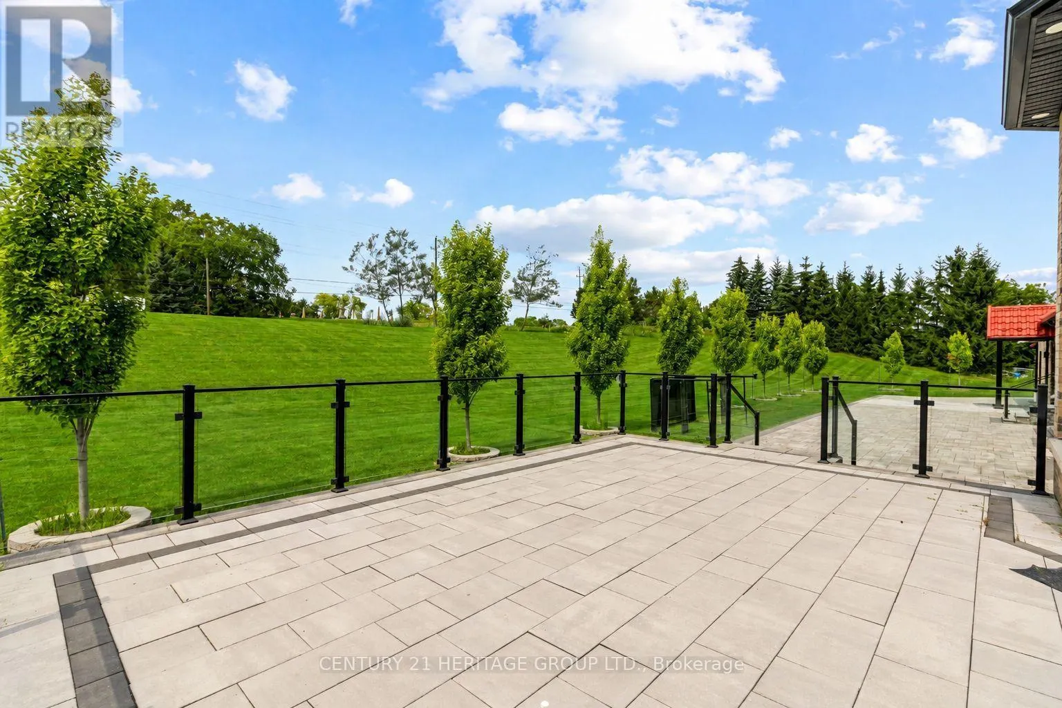4 LOCH ERNE LANE