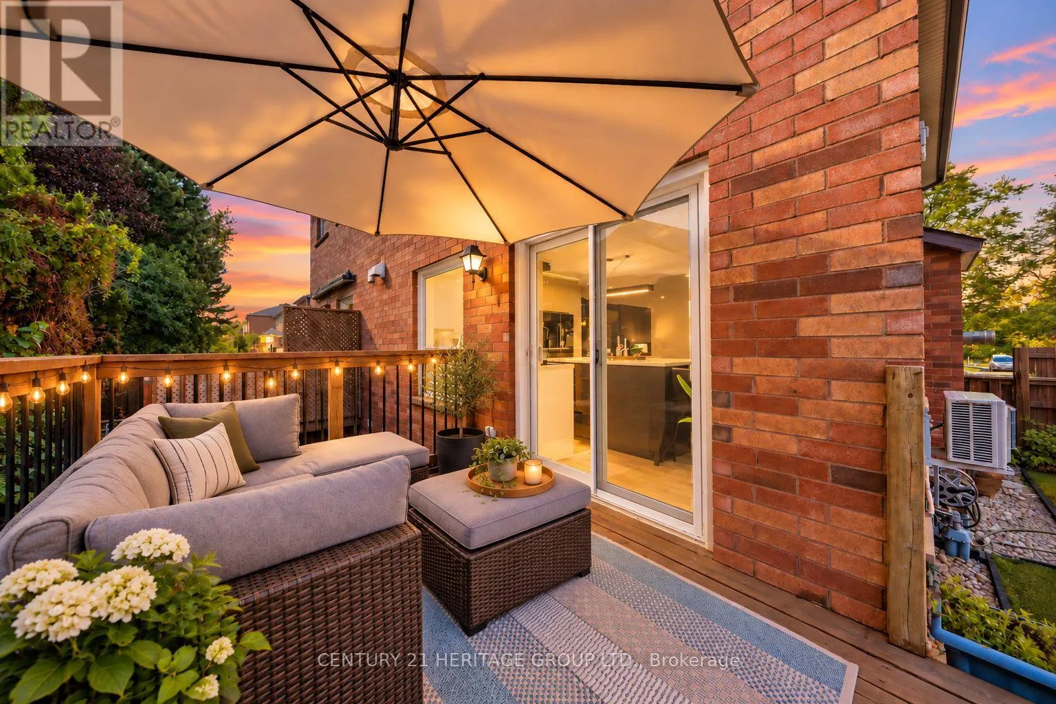 671 WALPOLE CRESCENT