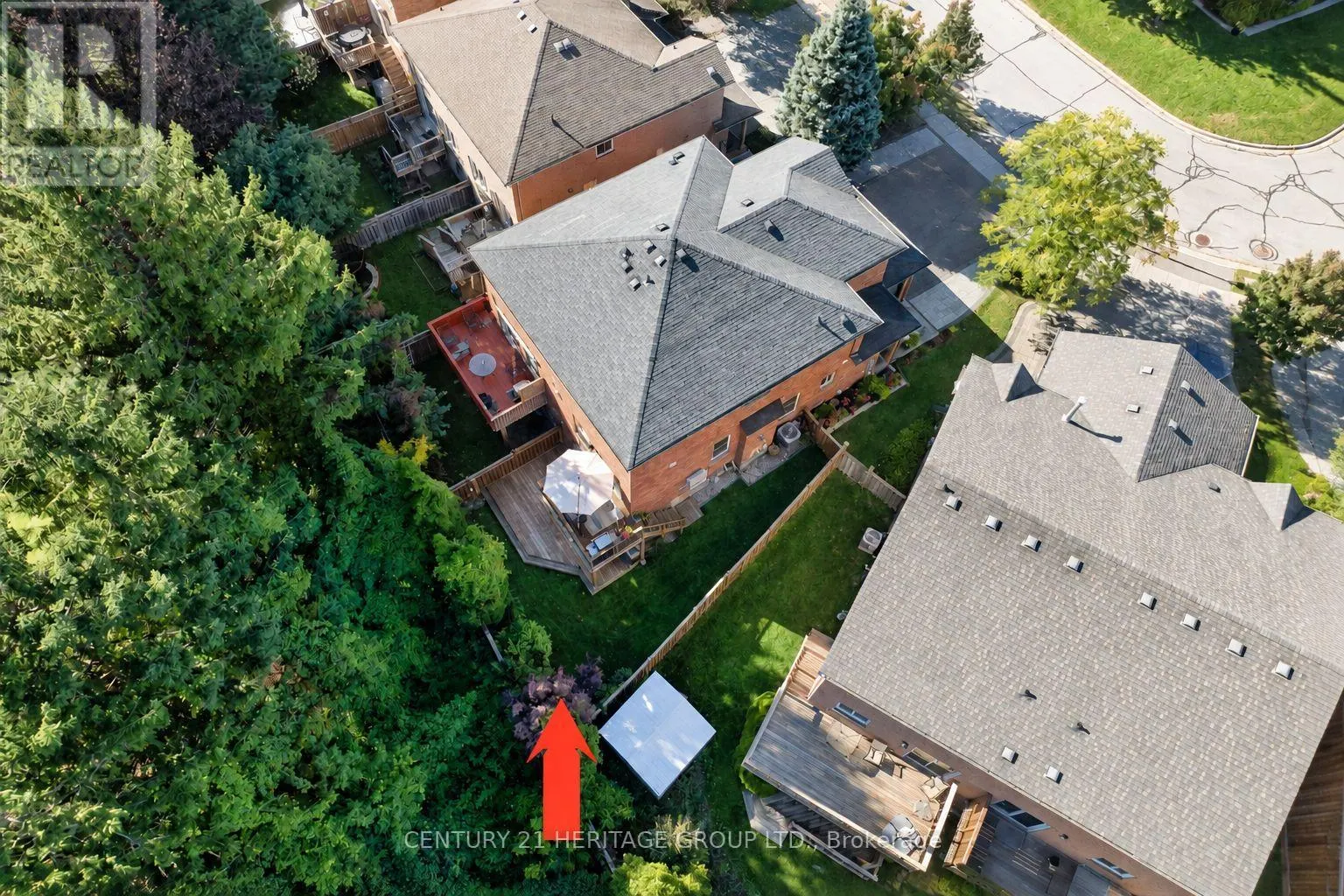 671 WALPOLE CRESCENT