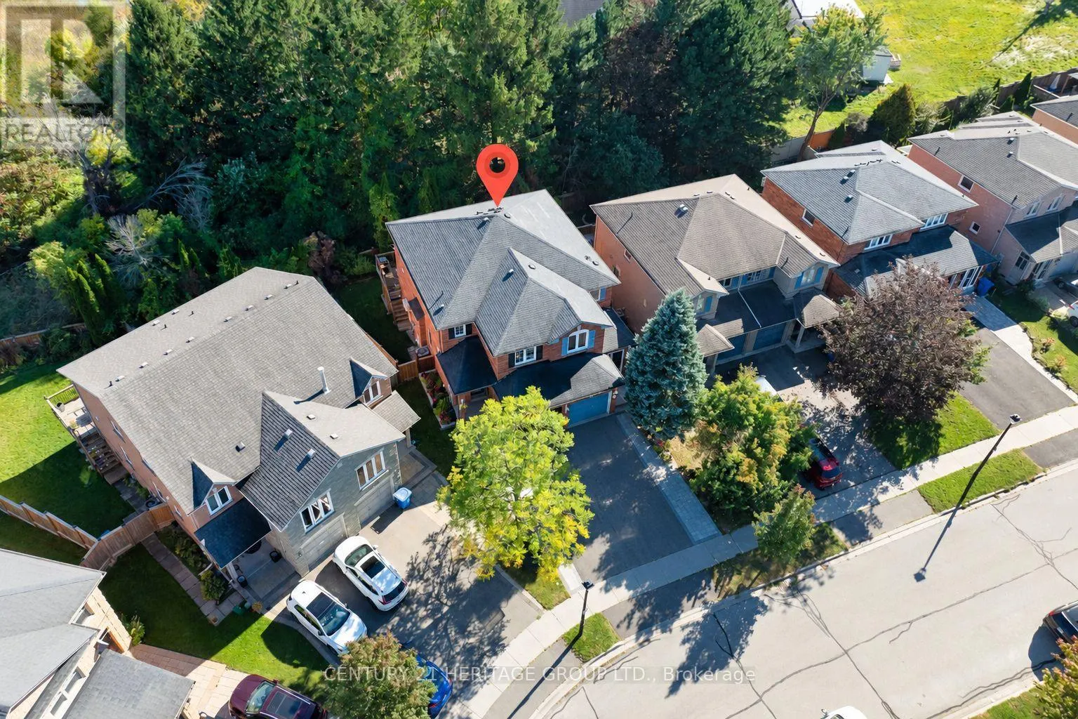 671 WALPOLE CRESCENT
