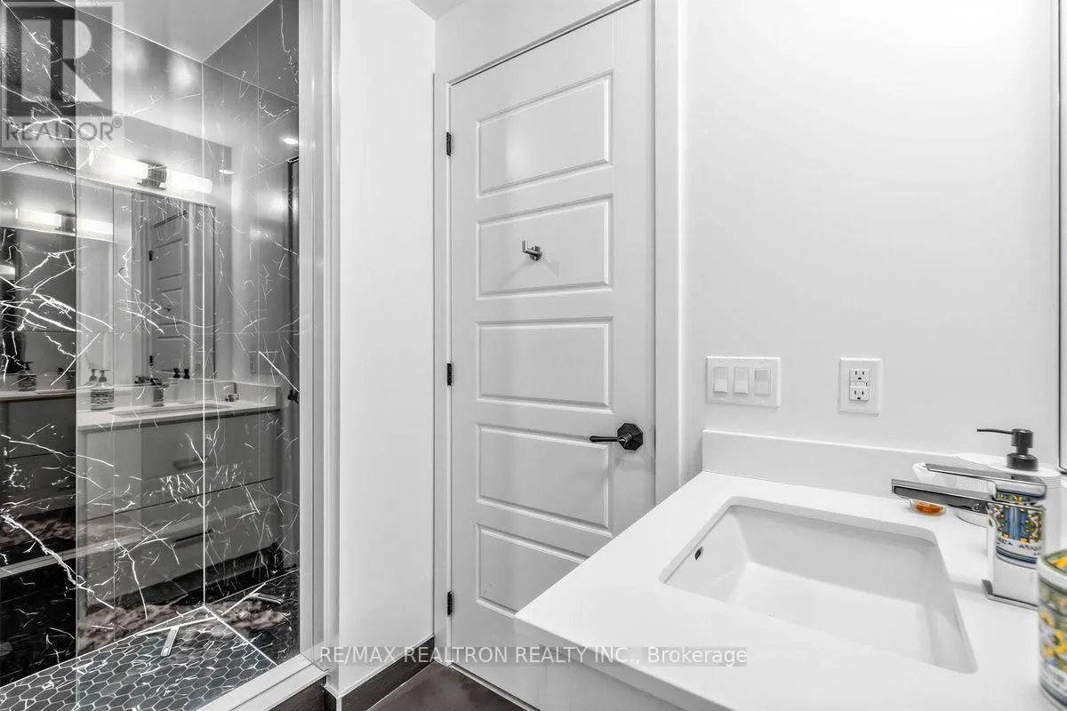 456 - 415 SEA RAY AVENUE