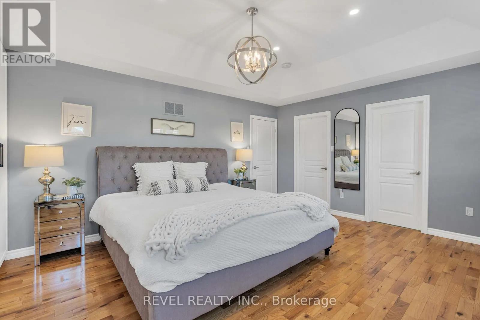 6 MCKAY AVENUE