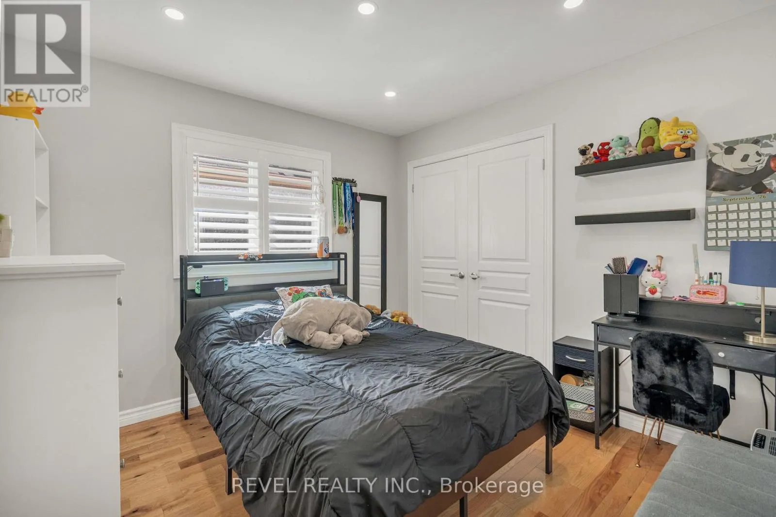 6 MCKAY AVENUE