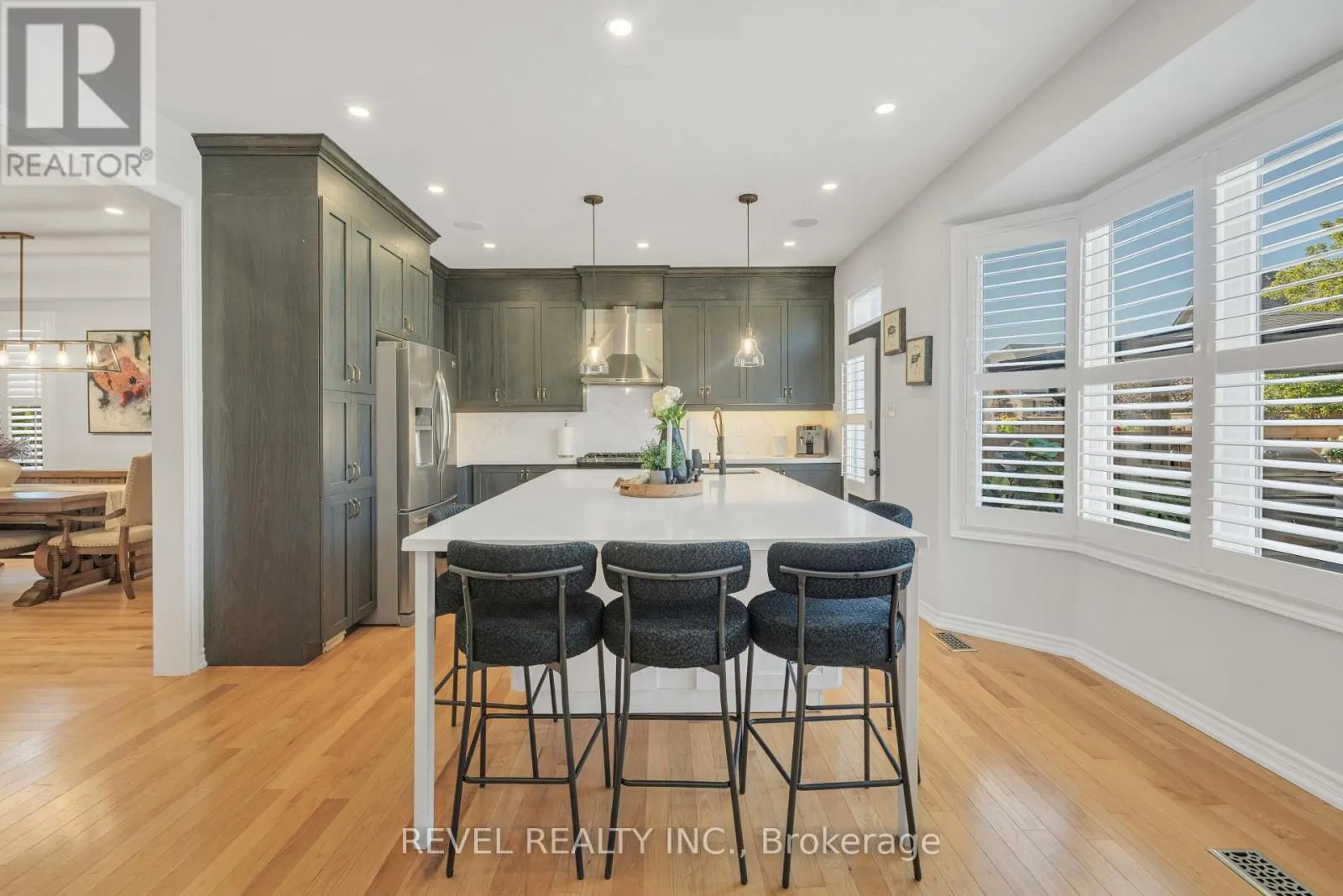 6 MCKAY AVENUE
