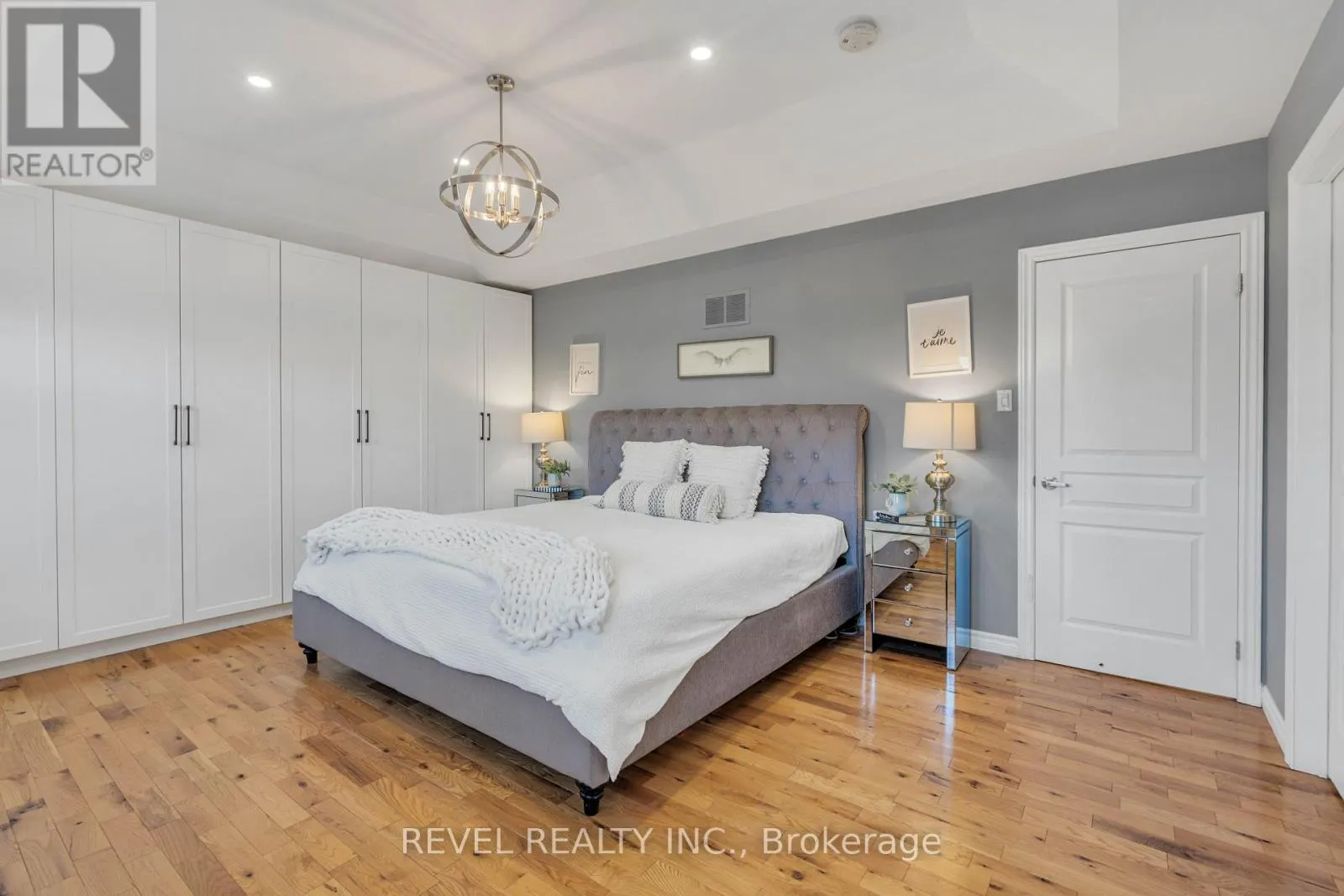 6 MCKAY AVENUE