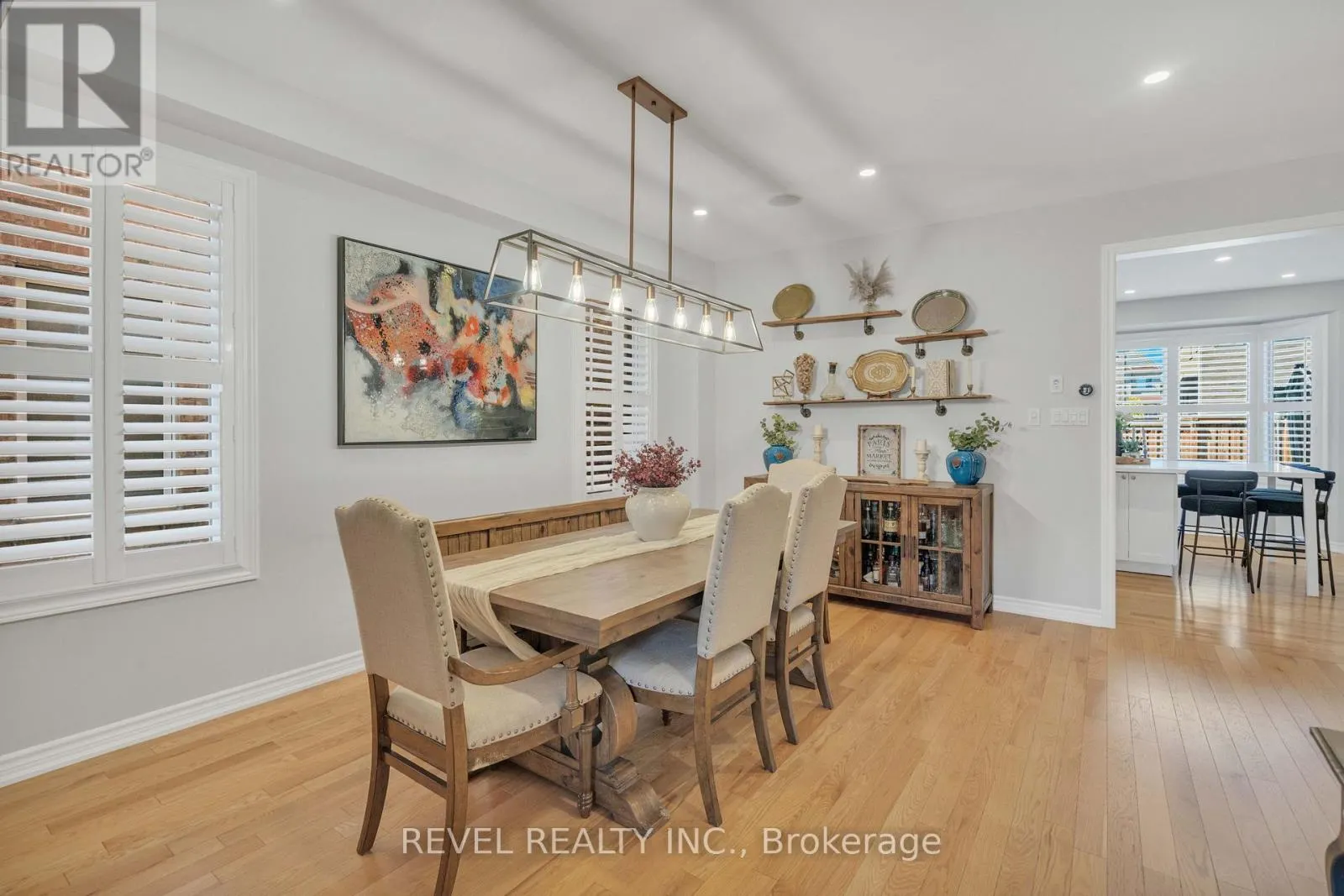 6 MCKAY AVENUE