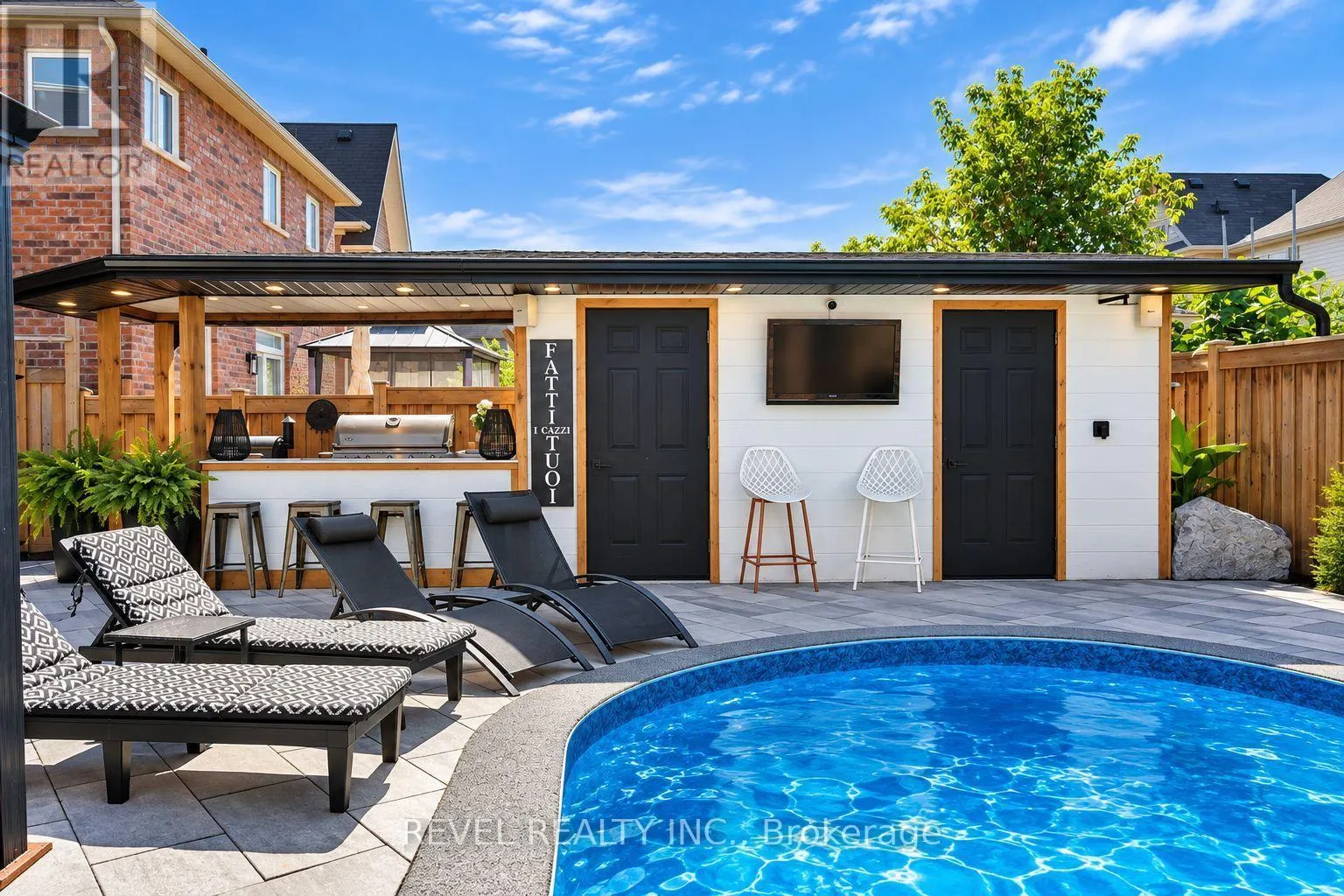 6 MCKAY AVENUE