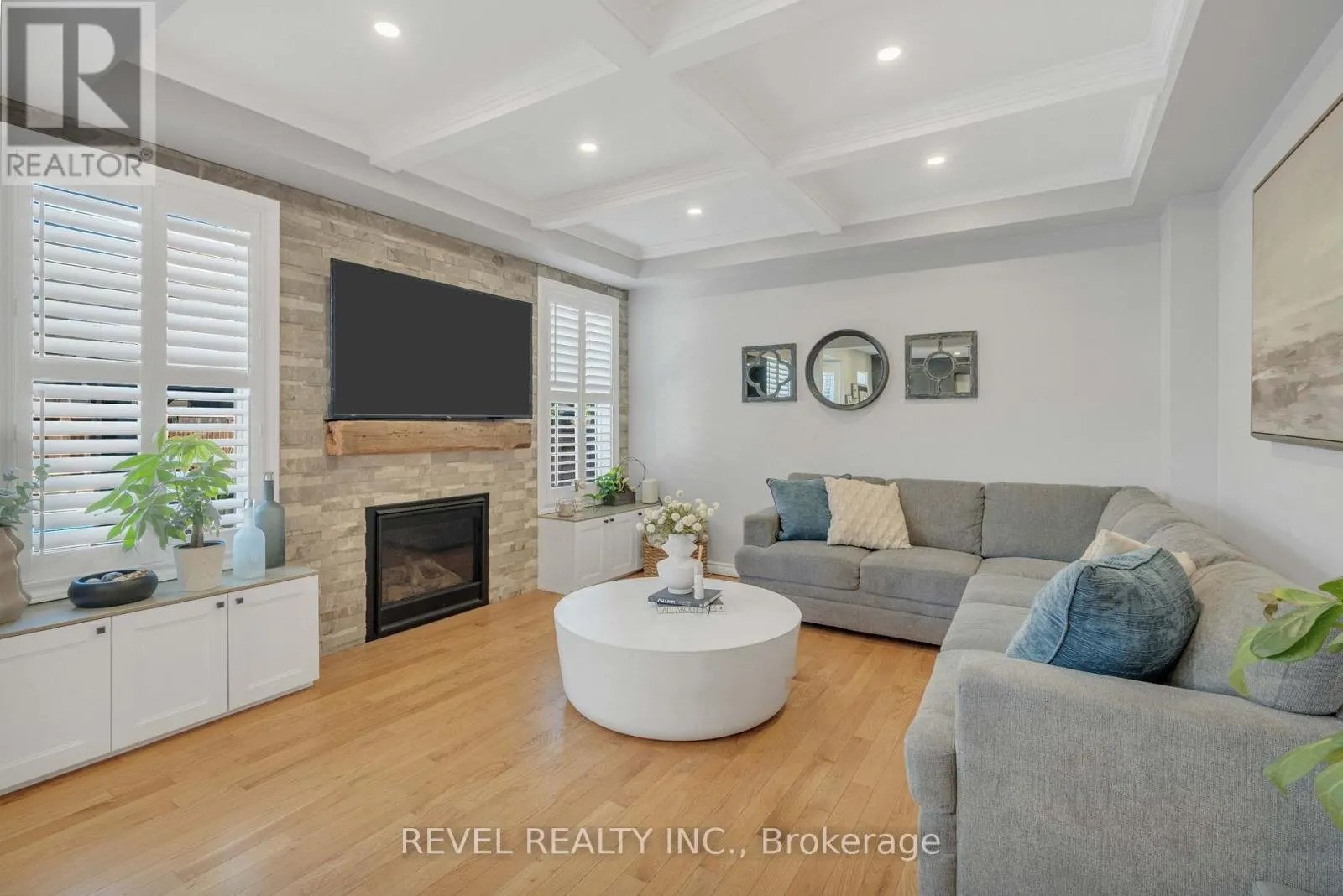 6 MCKAY AVENUE