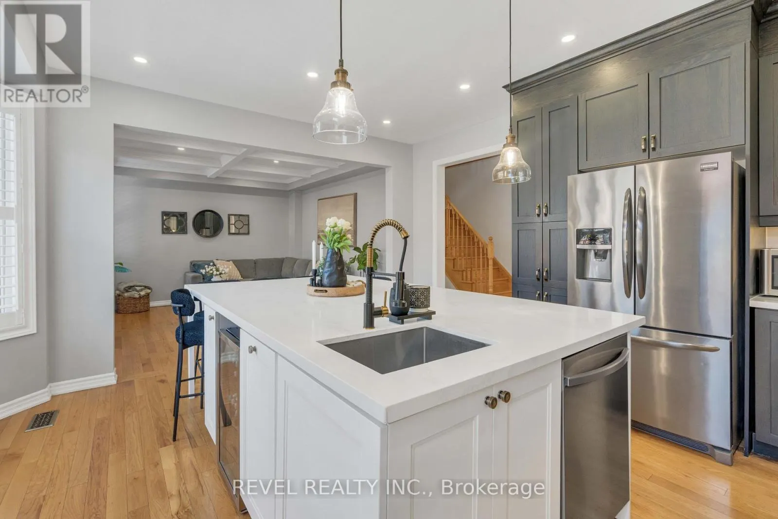 6 MCKAY AVENUE