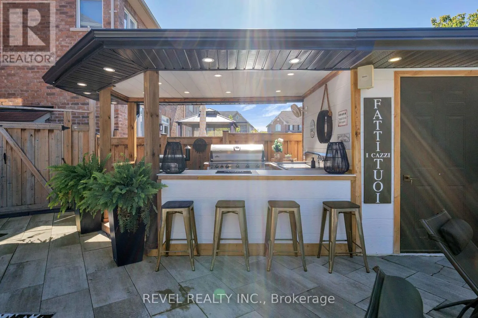 6 MCKAY AVENUE