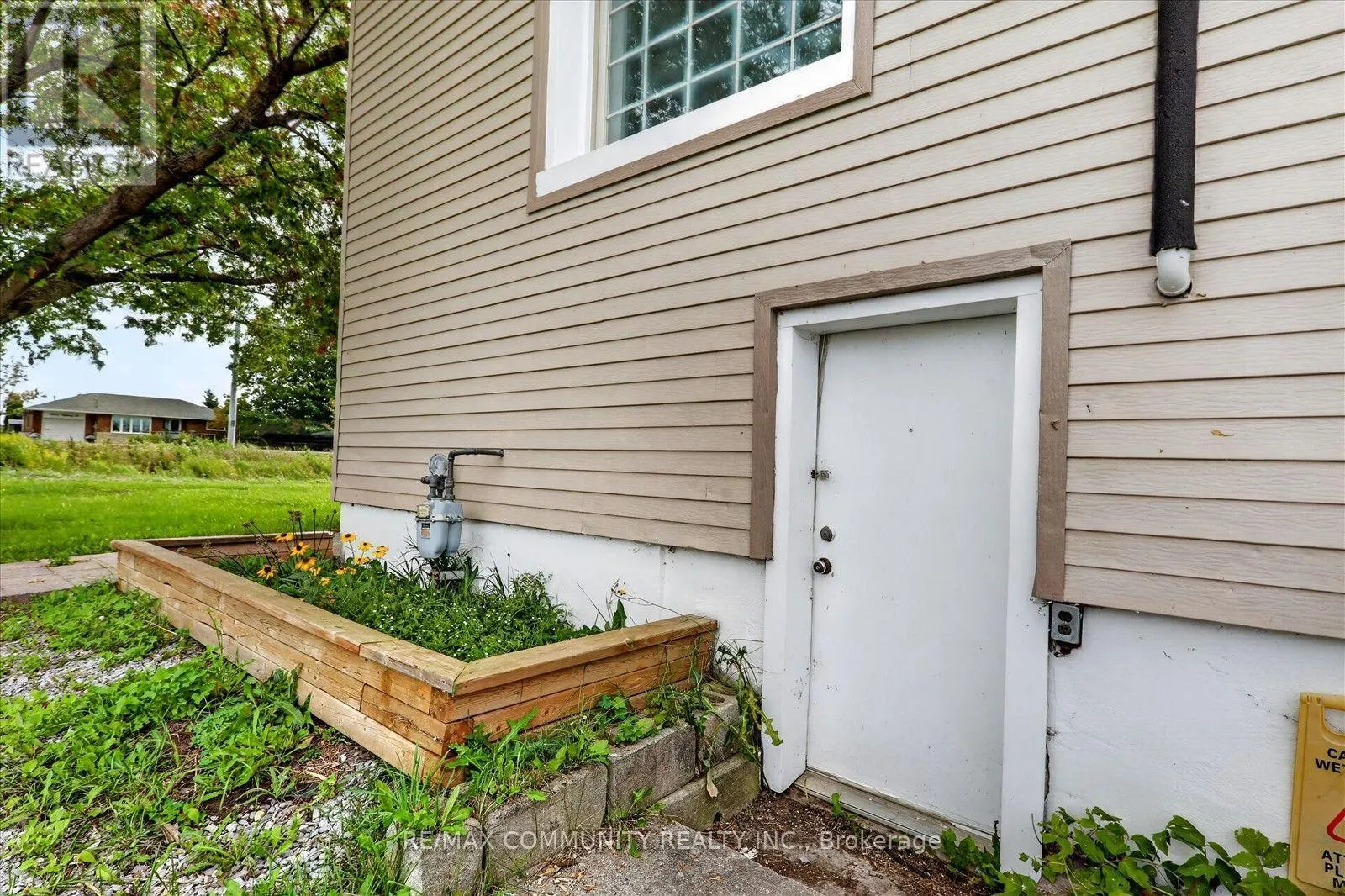 6 SUNKIST ROAD