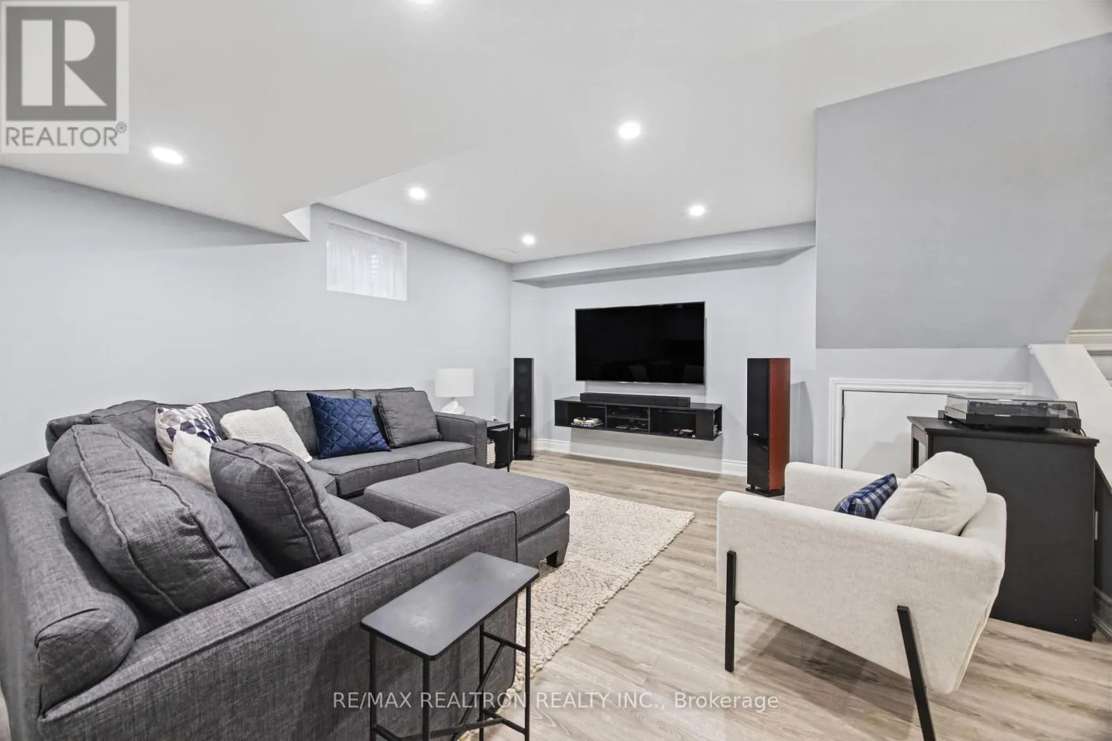 1158 QUAKER TRAIL