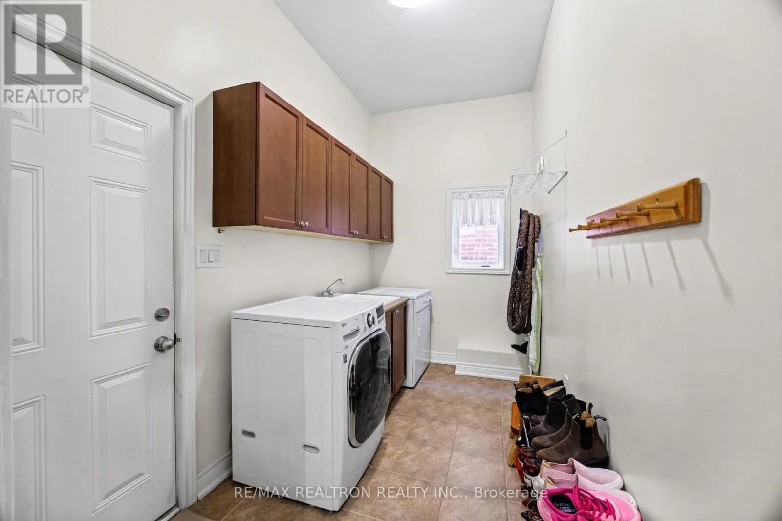 1158 QUAKER TRAIL