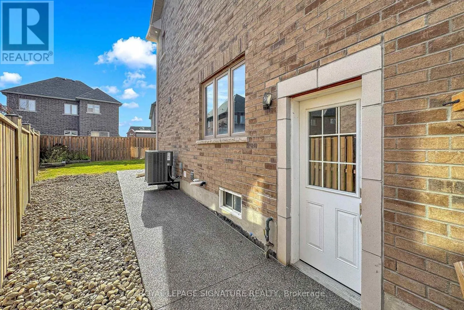 39 DOWLING ROAD