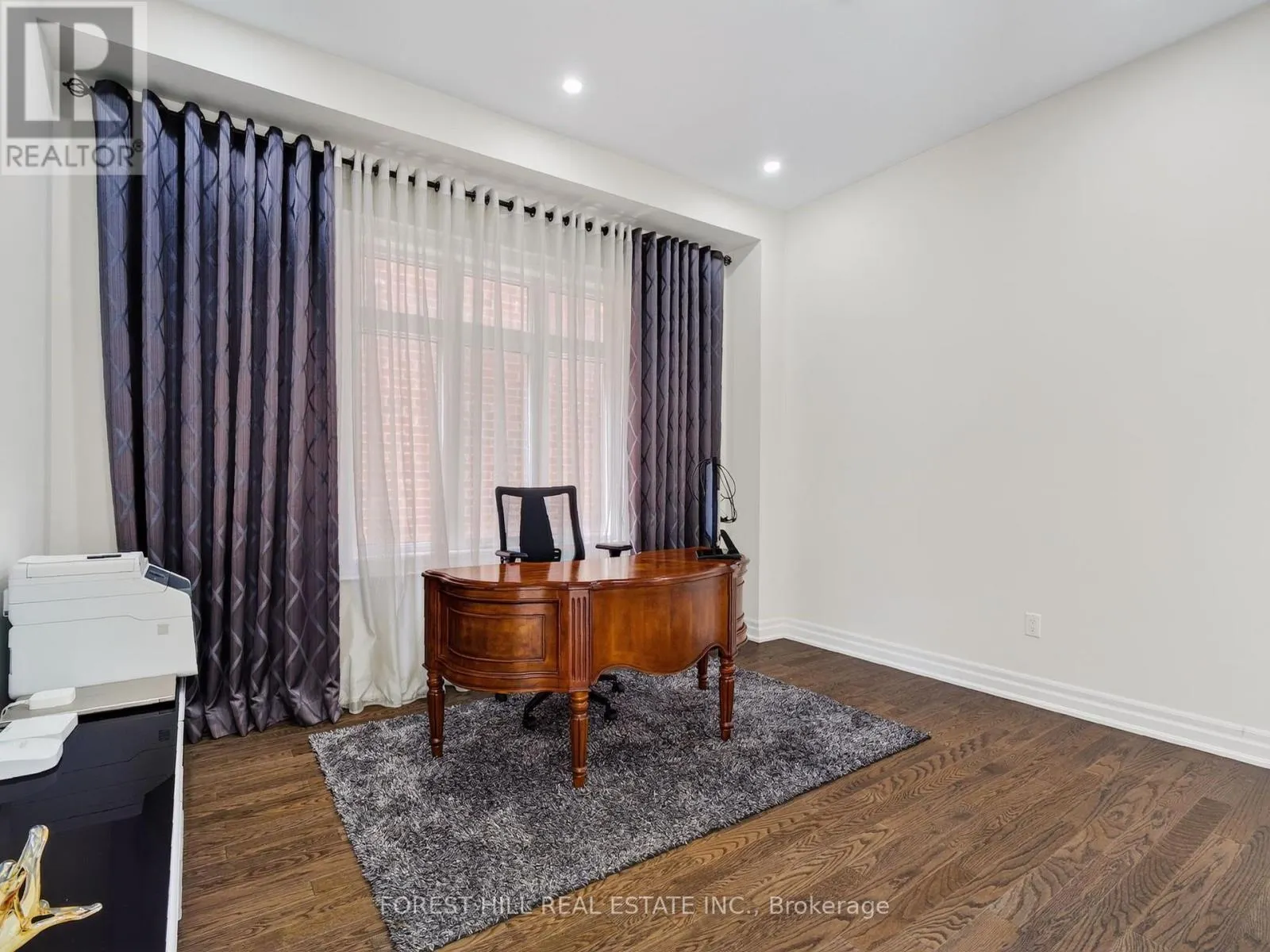 18 HACKWOOD CRESCENT