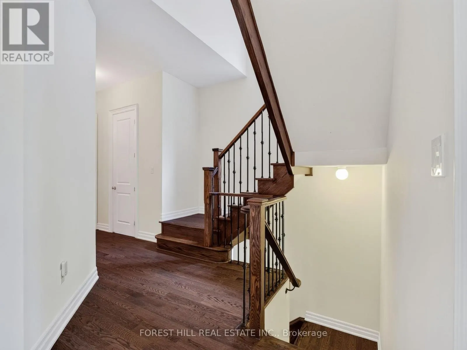 18 HACKWOOD CRESCENT