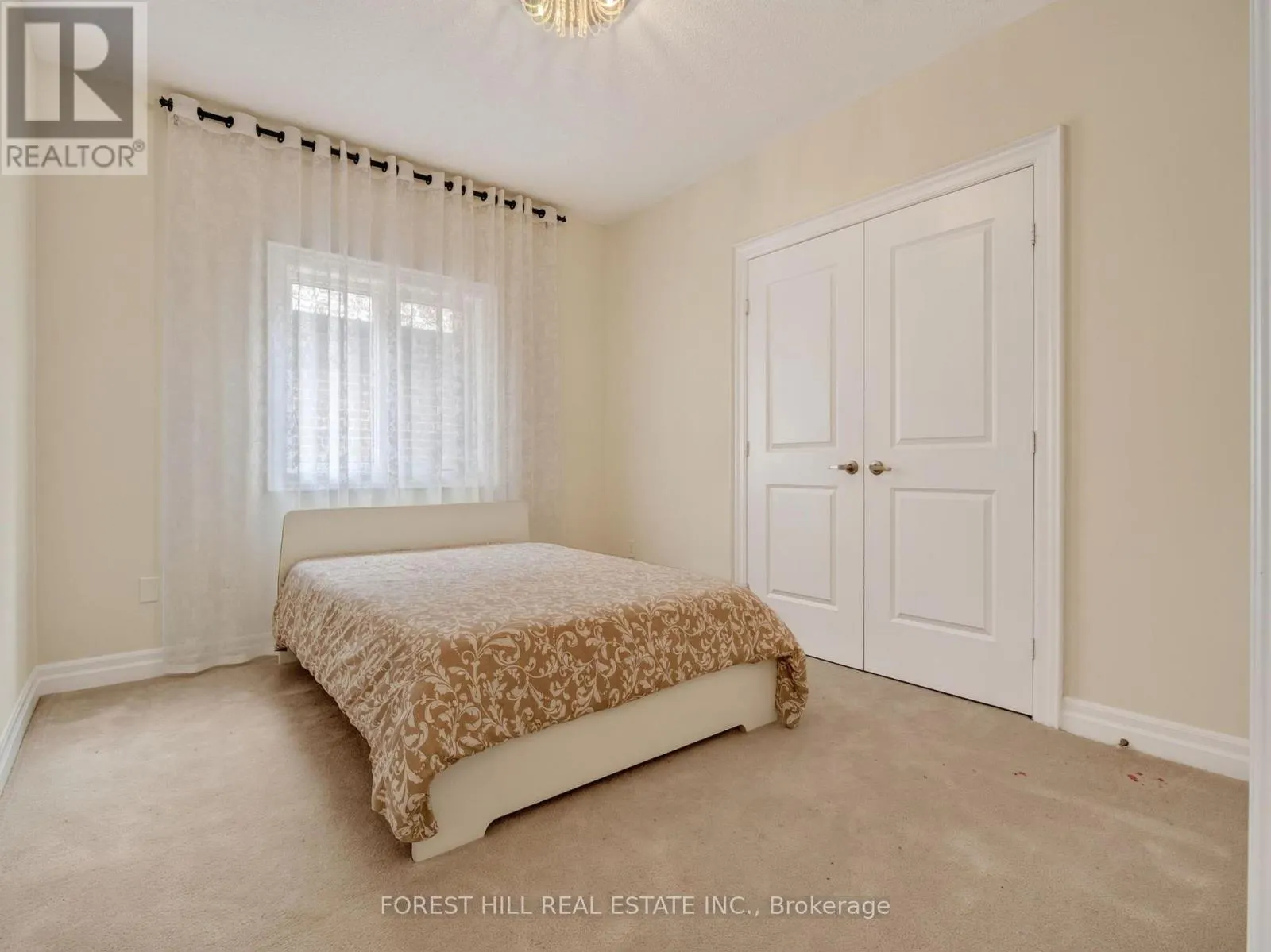 18 HACKWOOD CRESCENT