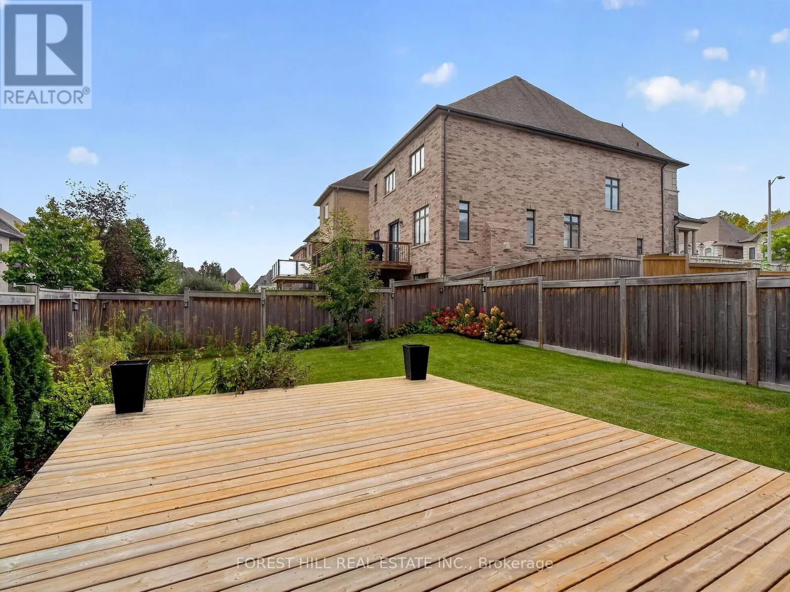 18 HACKWOOD CRESCENT