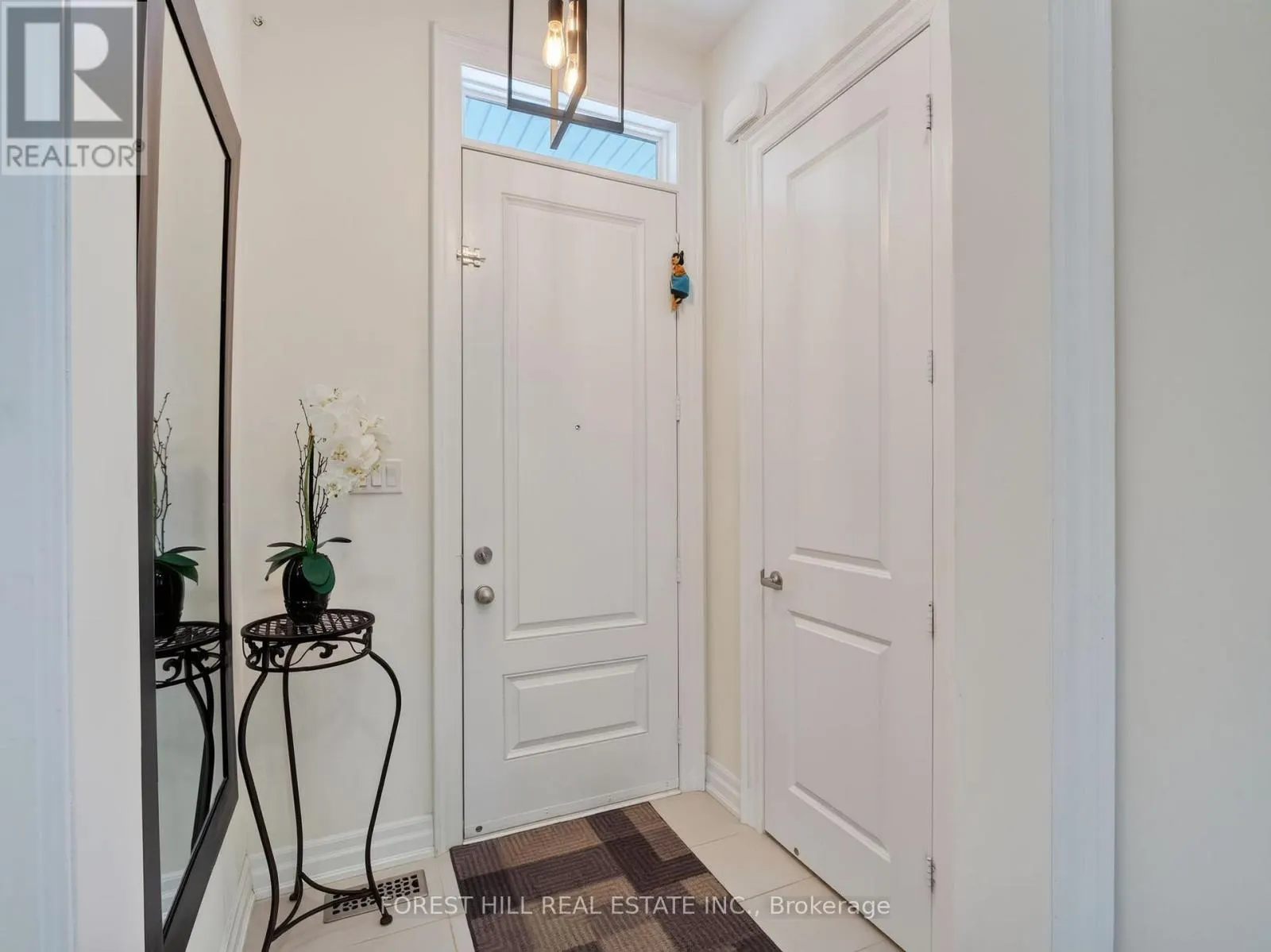 18 HACKWOOD CRESCENT