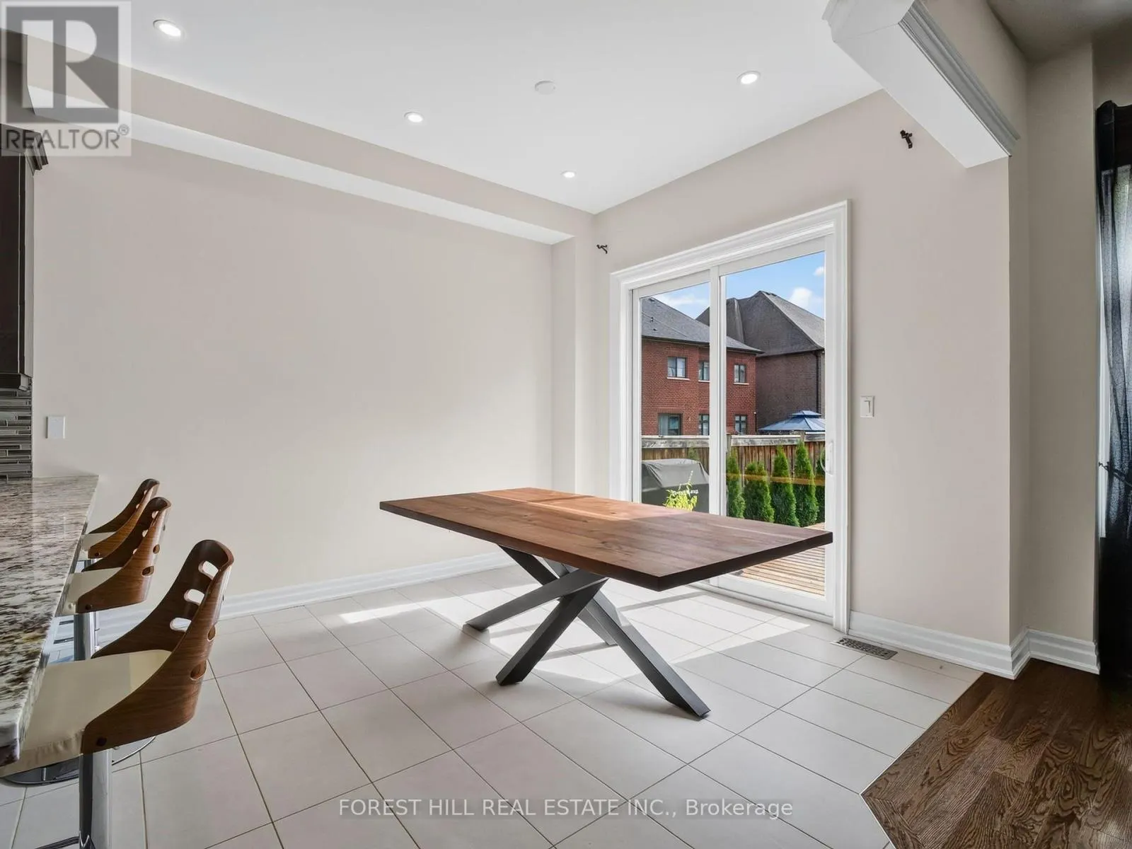 18 HACKWOOD CRESCENT