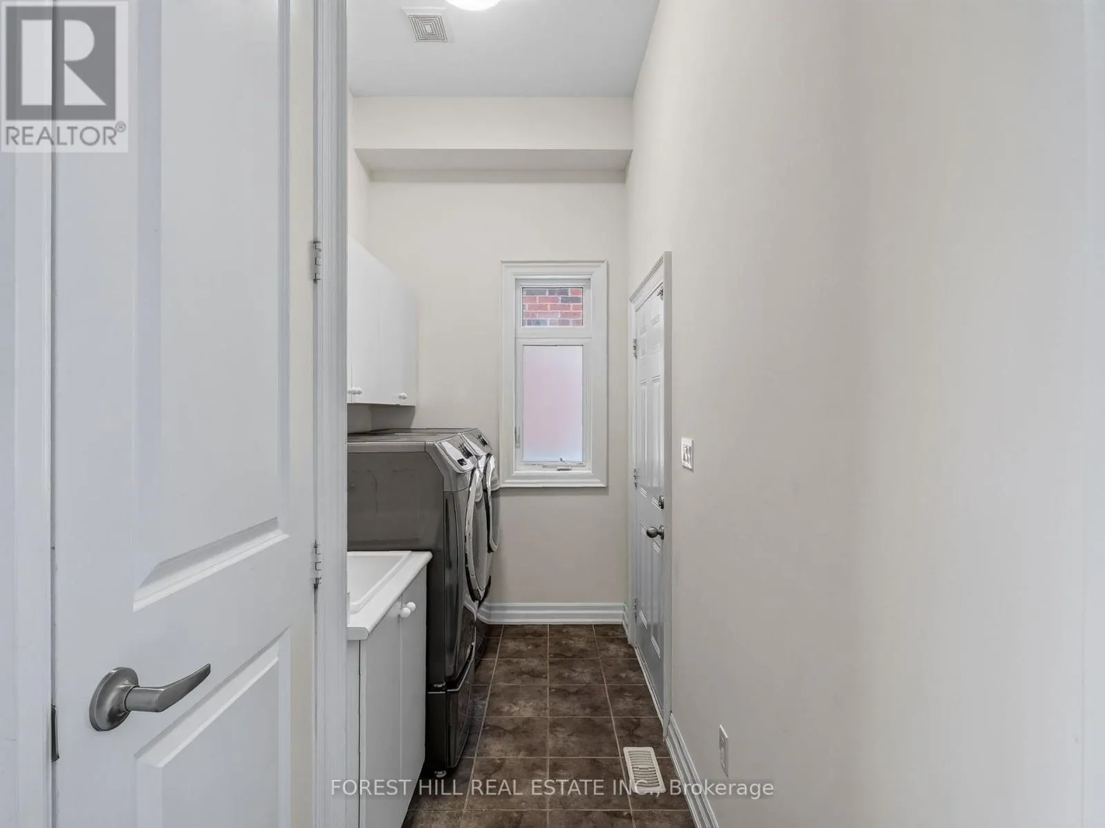 18 HACKWOOD CRESCENT