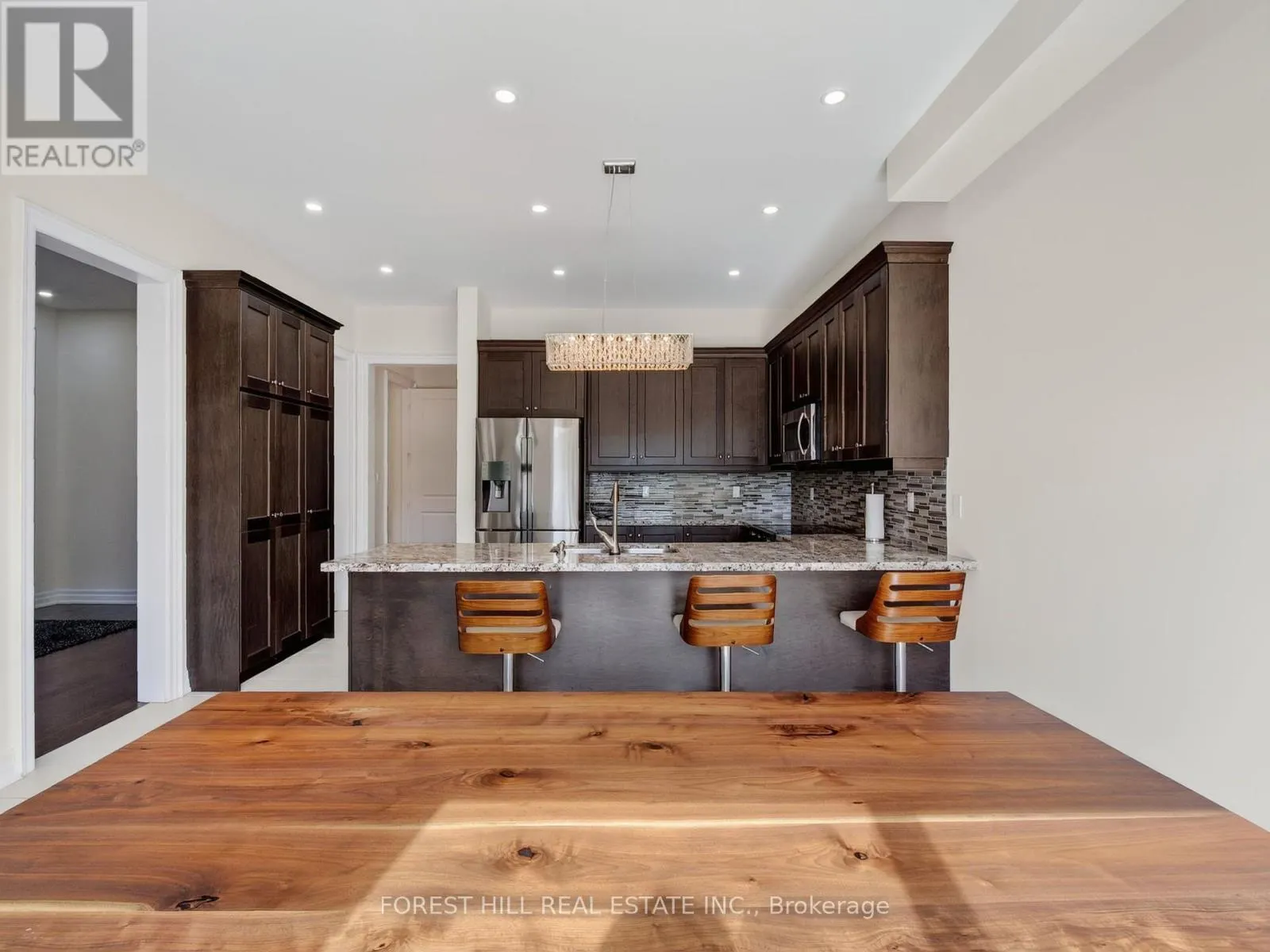18 HACKWOOD CRESCENT