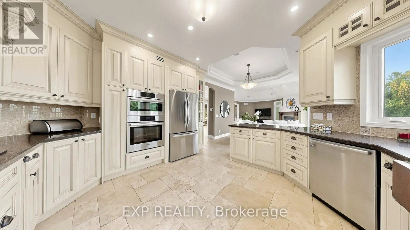 36 MAPLEHYRN AVENUE