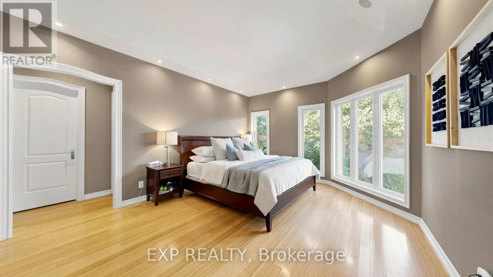 36 MAPLEHYRN AVENUE