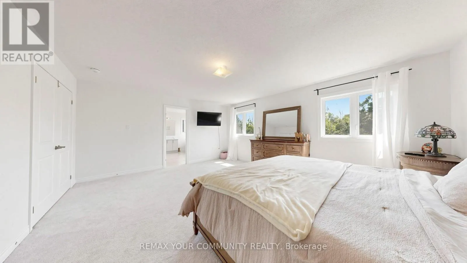 32 BAYCROFT BOULEVARD