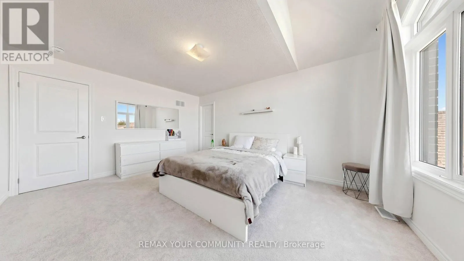 32 BAYCROFT BOULEVARD