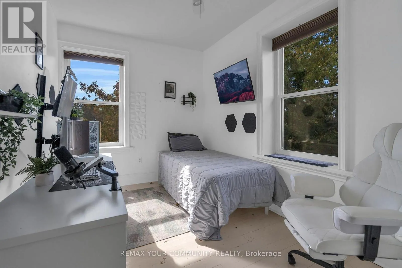 351 HEDGE ROAD
