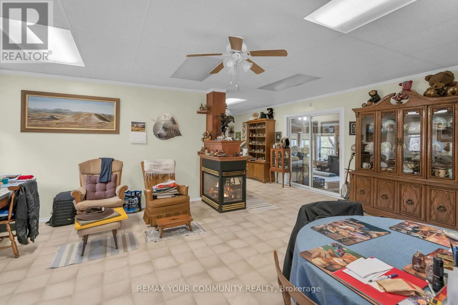 700 CATERING ROAD S