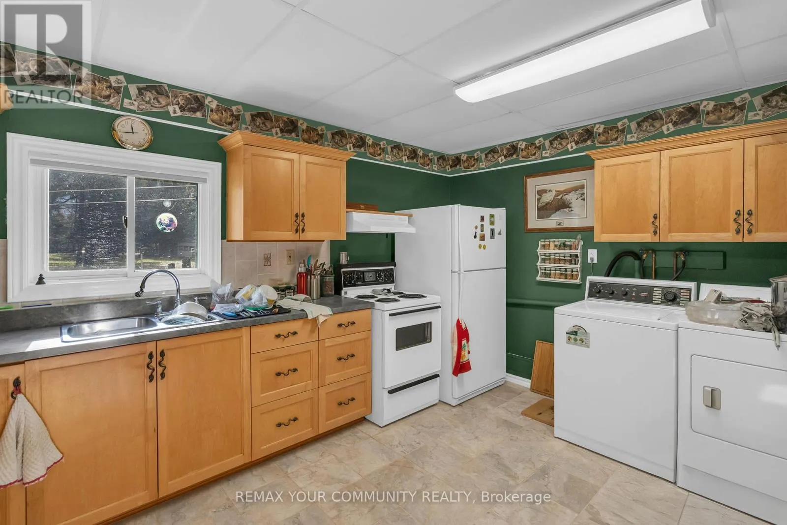 700 CATERING ROAD S