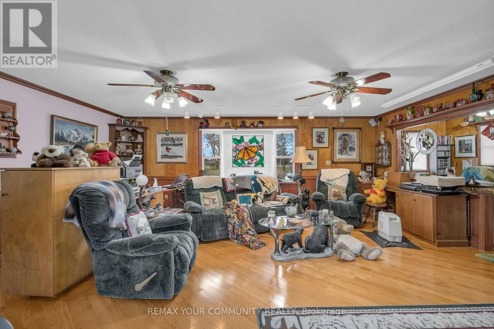 700 CATERING ROAD S