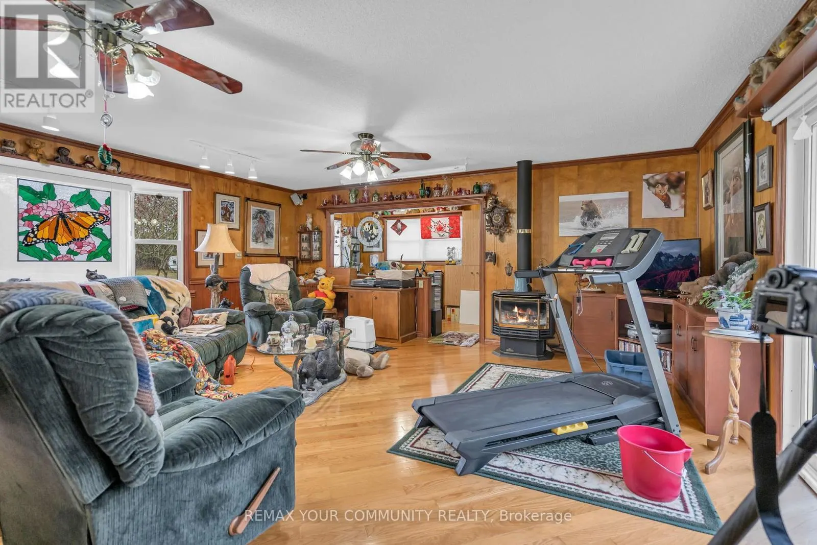 700 CATERING ROAD S