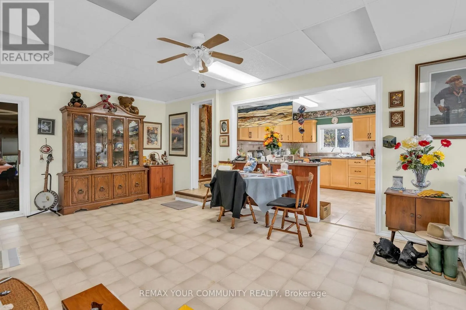 700 CATERING ROAD S