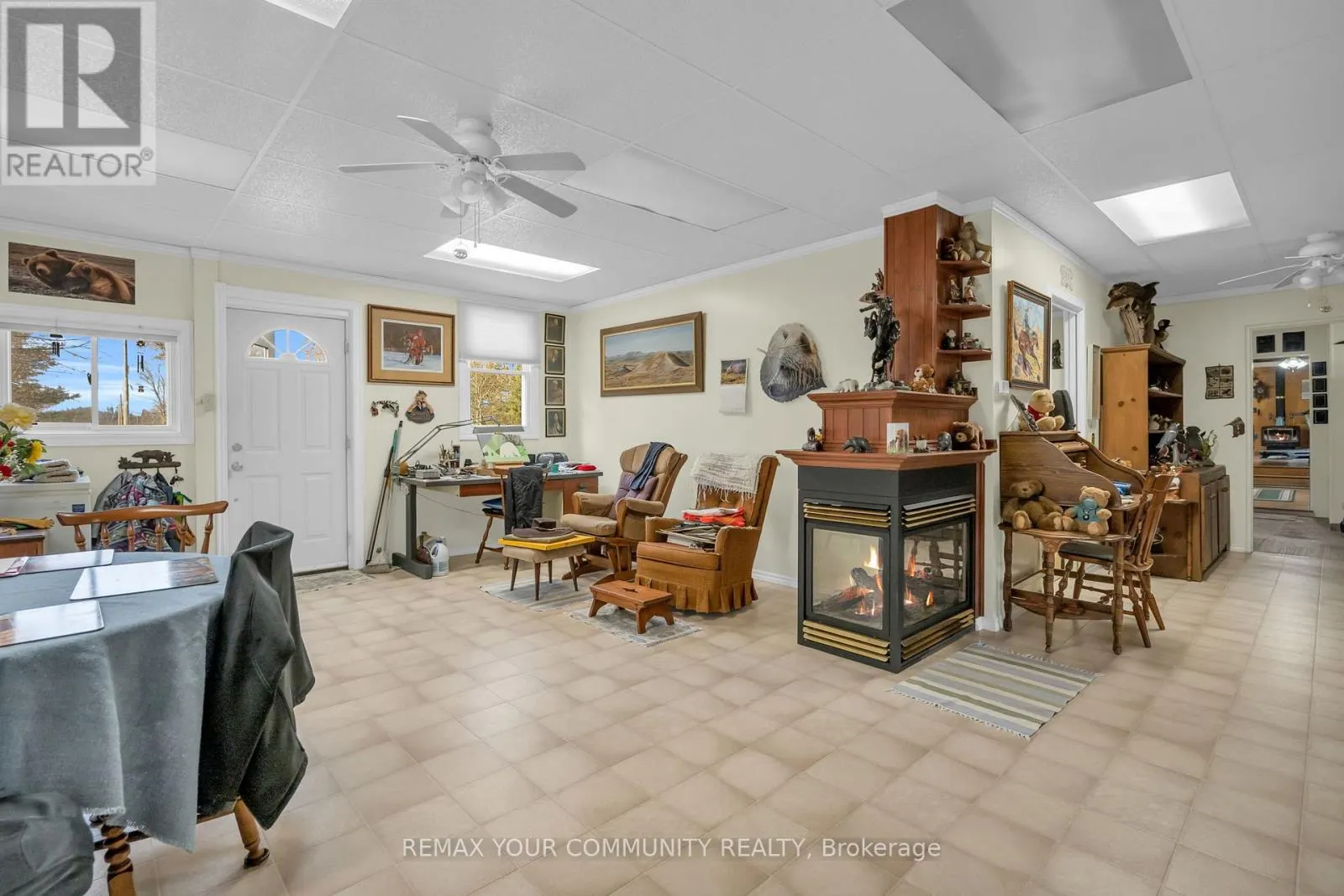 700 CATERING ROAD S