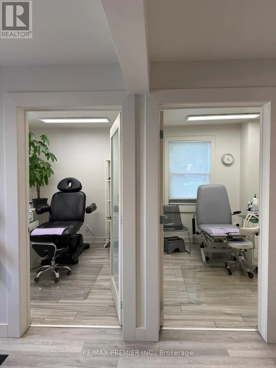 ROOMS A&B - 31 QUEEN STREET N