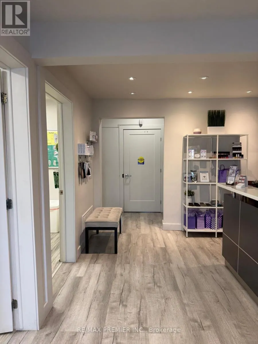 ROOMS A&B - 31 QUEEN STREET N