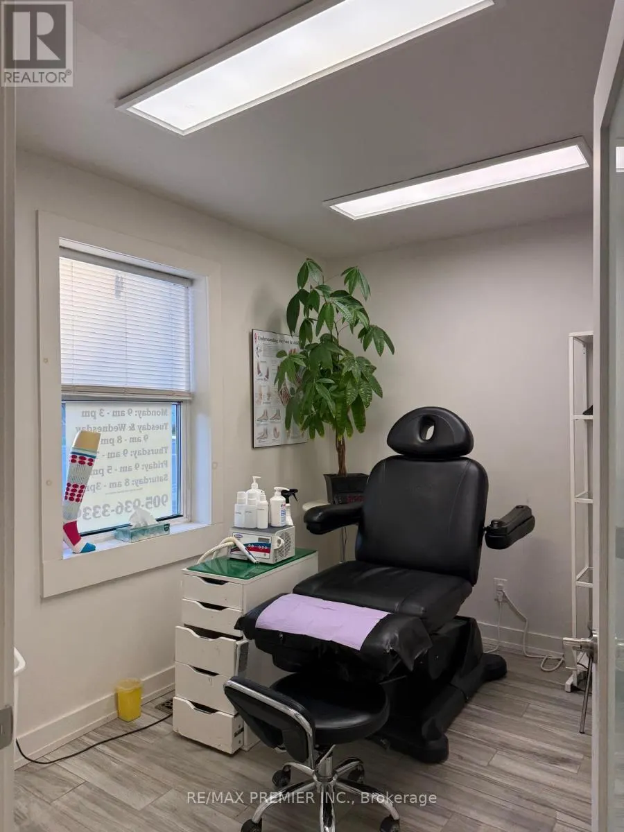 ROOMS A&B - 31 QUEEN STREET N