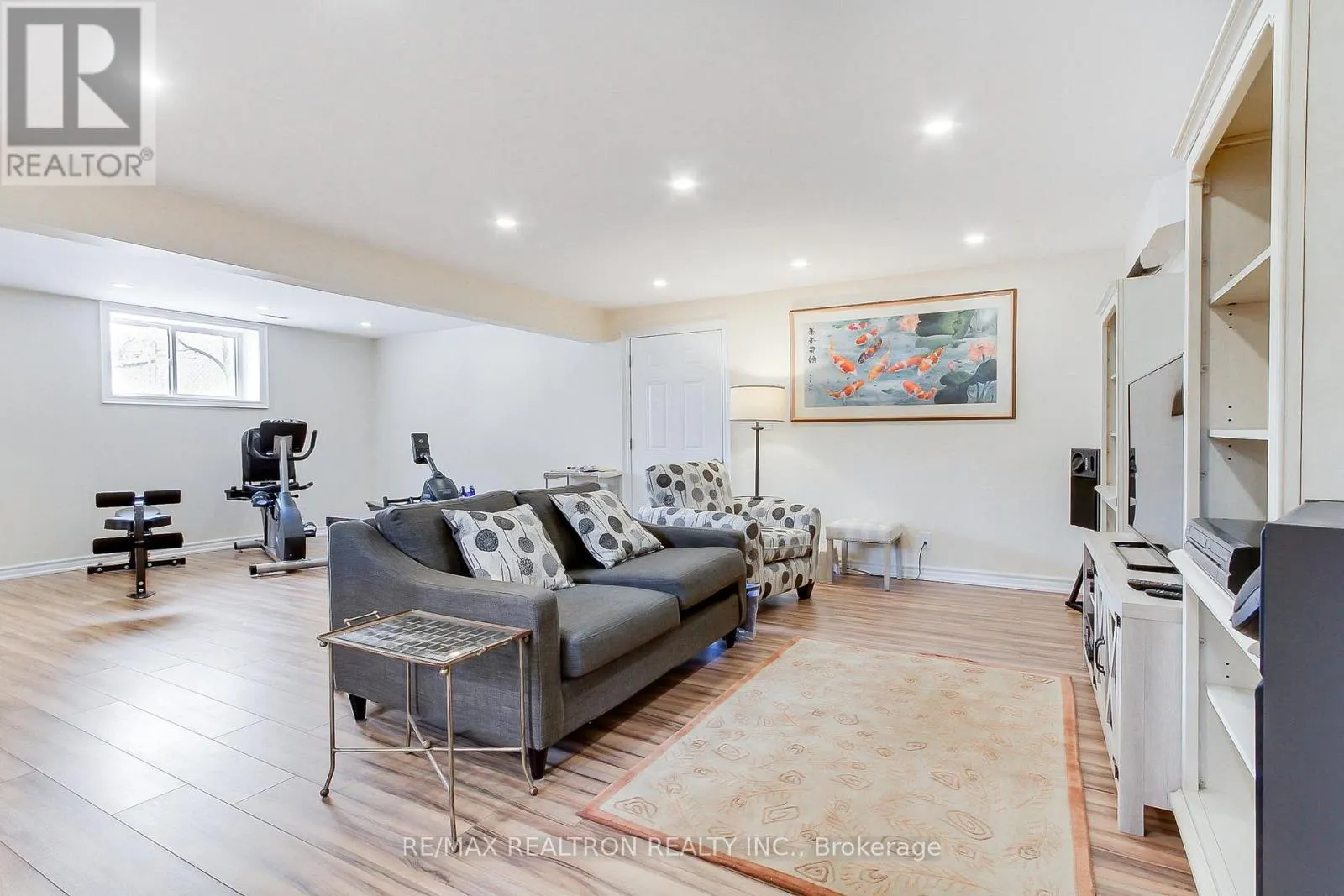 815 CHURCHILL LANE