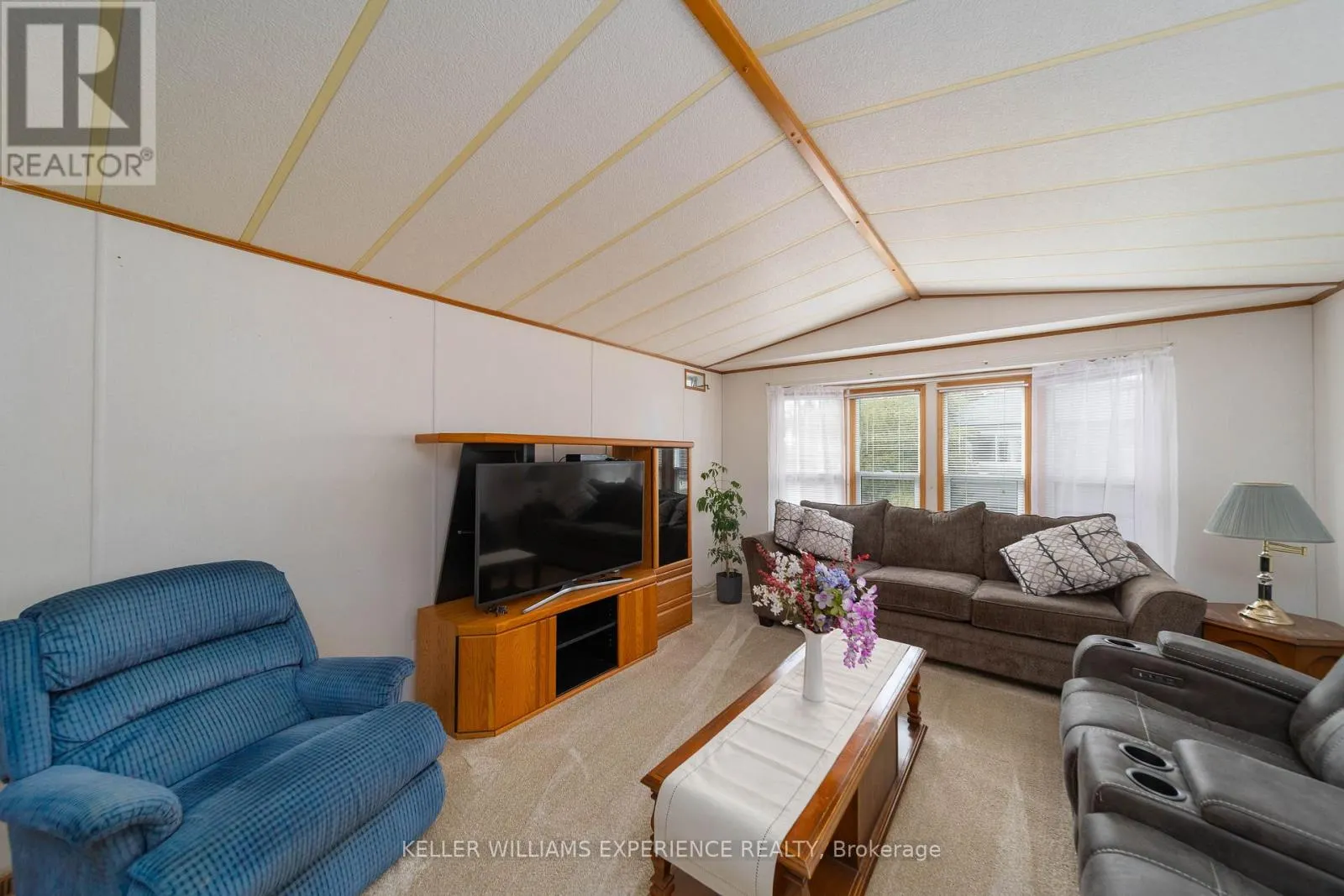 27 - 4976 25TH SIDEROAD