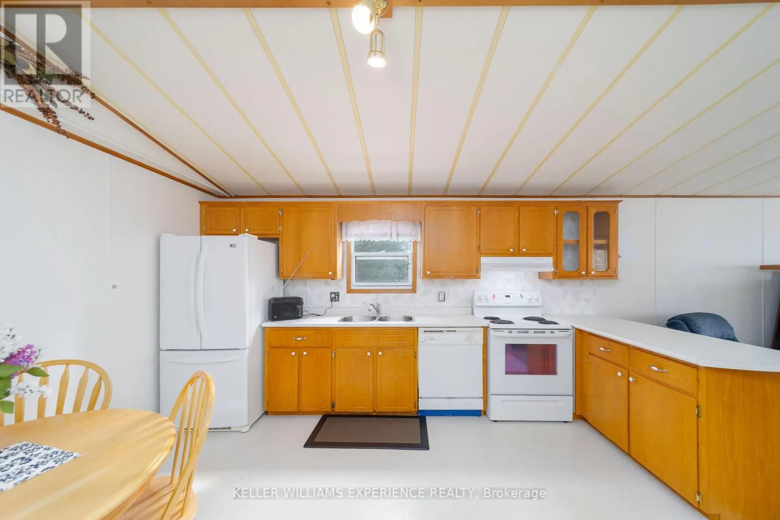 27 - 4976 25TH SIDEROAD