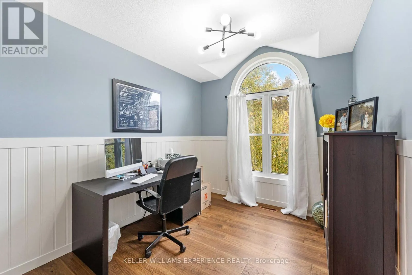 9 EDENBRIDGE DRIVE
