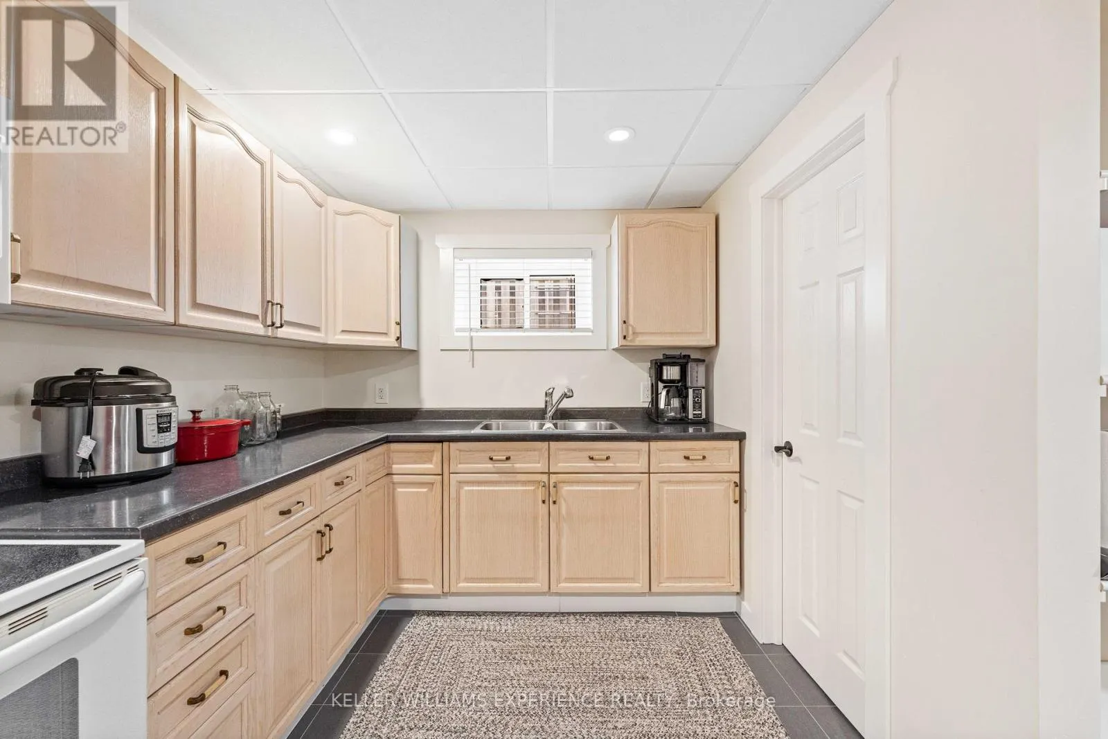 9 EDENBRIDGE DRIVE