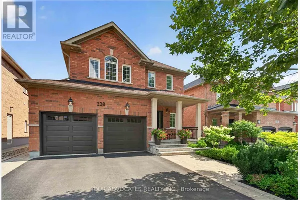 228 TWIN HILLS CRESCENT