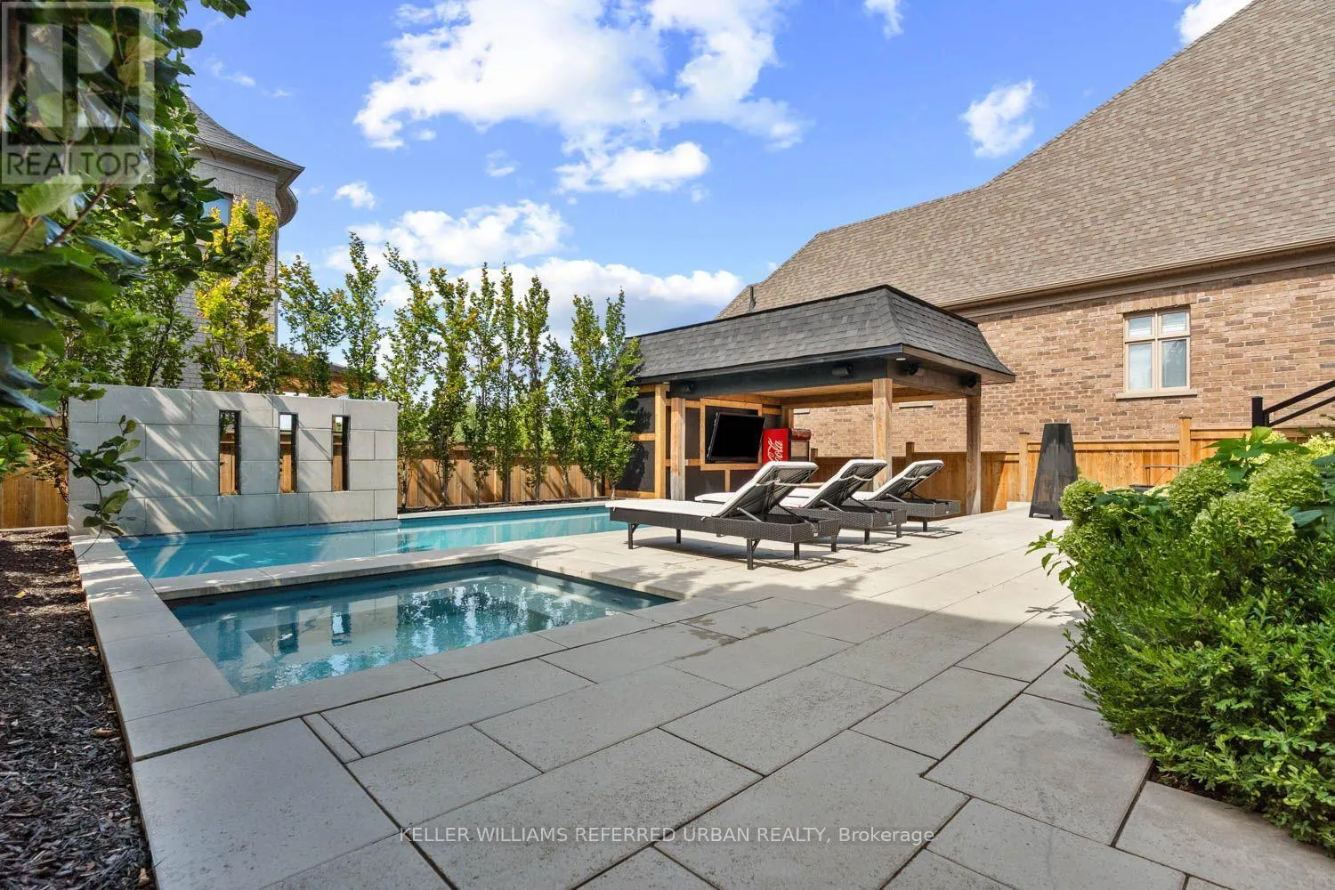 4 BASIL RIDGE COURT