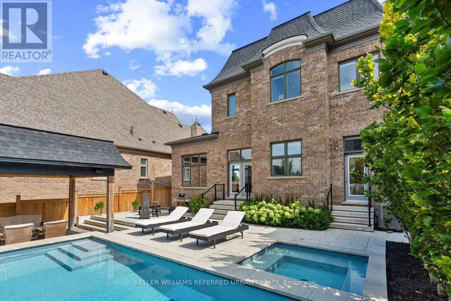 4 BASIL RIDGE COURT