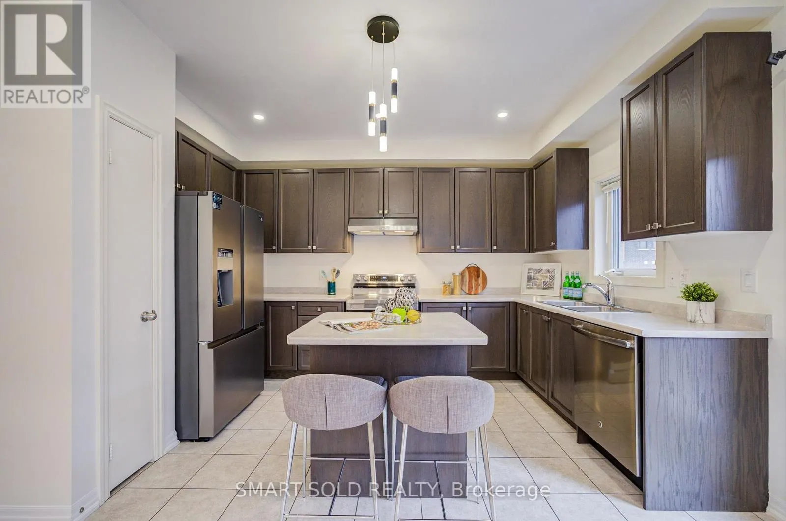 67 TANGO CRESCENT